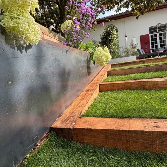 pierre feuille terreau jardinier paysagiste elagueur 53